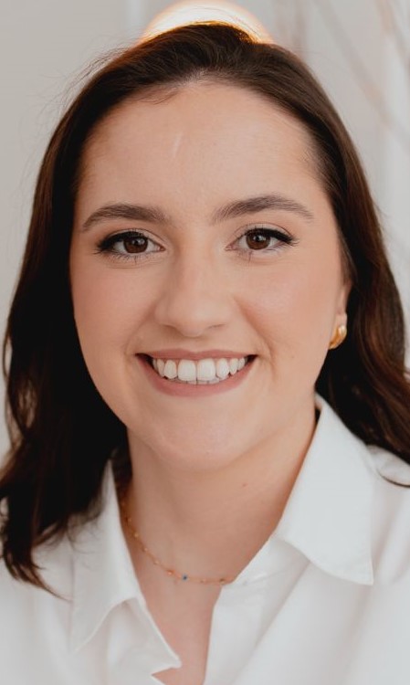 KATIA CARREIRA PFUTZENREUTER