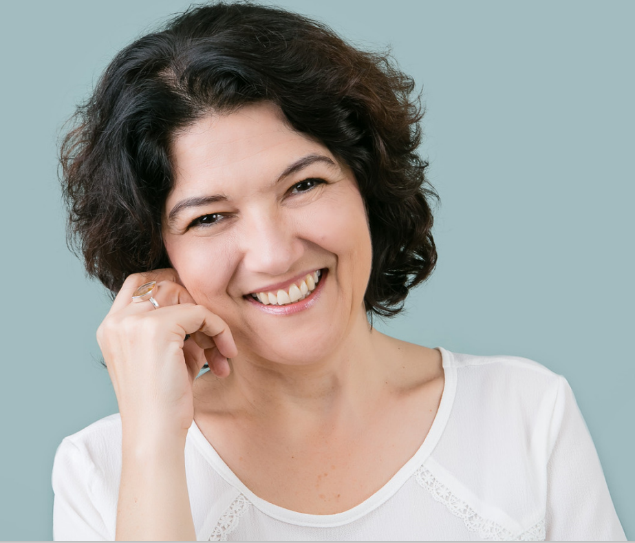 KARLA CRISTINA GIACOMIN